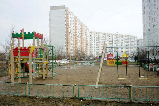 Детская площадка в Митино