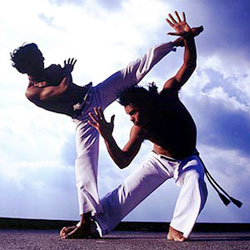 /media/upload/images/entertainment/2013/may/27/kapoeira/03.jpg