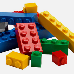 /media/upload/images/kids/2013/abril/24abr/lego.png