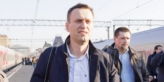 Кто едет в Киров в одном поезде с Навальным