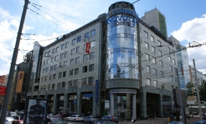 В Центре Мейерхольда объяснили снятие оперетты с Толоконниковой пьянством