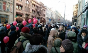 Валютные заёмщики собрались у здания Центробанка