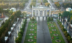 На территории ВДНХ планируют запустить движение автобусов